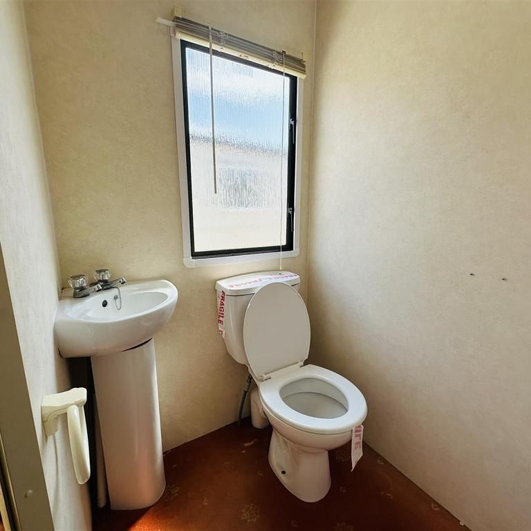 2 bedroom house to rent - Photo 1