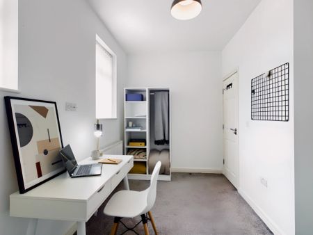 Flat 2 - 2 Bedroom House - Photo 2