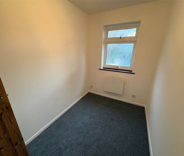 Alexandra Road, Aldershot, Hampshire, GU11 - Photo 3