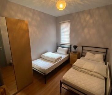 Great Accommodation, 54 Fitzroy Avenue, BT71HX, Belfast - Photo 6