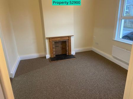 3 bedroom end of terrace house to rent - Photo 2