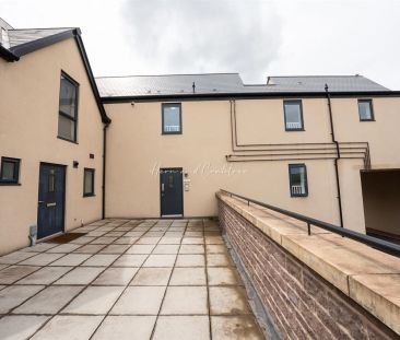 2 Bedroom Apartment - Purpose Built - Photo 4