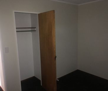 Charming 3BR Home with Modern Touches - Photo 4