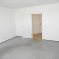 Jößnitzer Str. 141, Wohnung 13 ~~~ Balkon, Tageslichtbad mit Wanne und Dusche, Dachboden - Foto 1