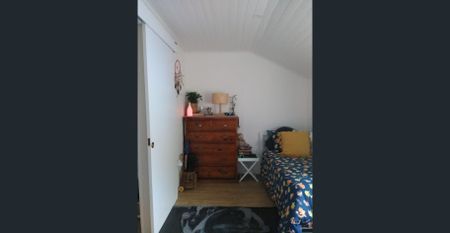 Charming Restored 1916 Country Cottage – Tranquil Hinterland Living - Photo 4
