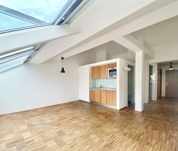 Klimatisiert: Lichtdurchflutete 2-Zimmer DG-Wohnung nahe Donaukanal - Photo 3