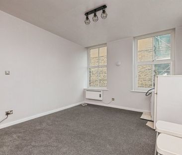 Byram Street, HUDDERSFIELD - Photo 1