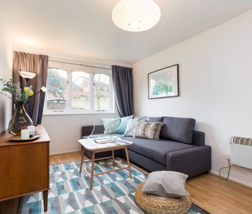 1 Bed Flat, Spa Court, SE16 - Photo 1