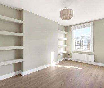 Smart recently refurbished 1 bedroom flat on a quiet residential st... - Photo 2