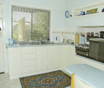 3-bedroom shared house, Elgar rd - Photo 6