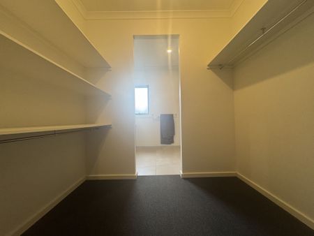 Spacious Family Living in the Heart of Harkness - Photo 4