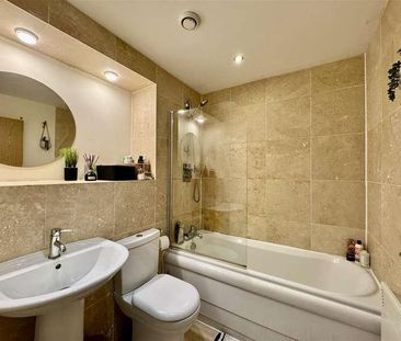 Bridge End, Rastrick, Brighouse, HD6 - Photo 2