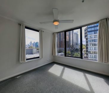 Discover Your Urban Oasis in the Heart of Melbourne! - Photo 6