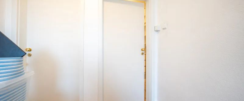 Altbaucharme trifft Komfort – Dachgeschosswohnung mit Klimaanlage - Photo 1