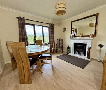 3 bedroom detached house to rent - Photo 2