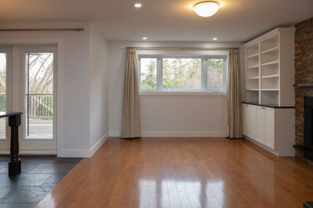 For Lease - 1435 Petrie Way, Mississauga, Ontario - Photo 3