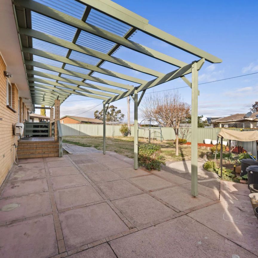 Spacious & Energy-Efficient Family Home in Prime Kaleen Location - Photo 1