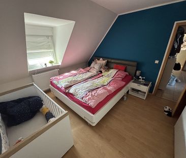 Moderne Dachgeschosswohnung direkt am Volkspark - Photo 1