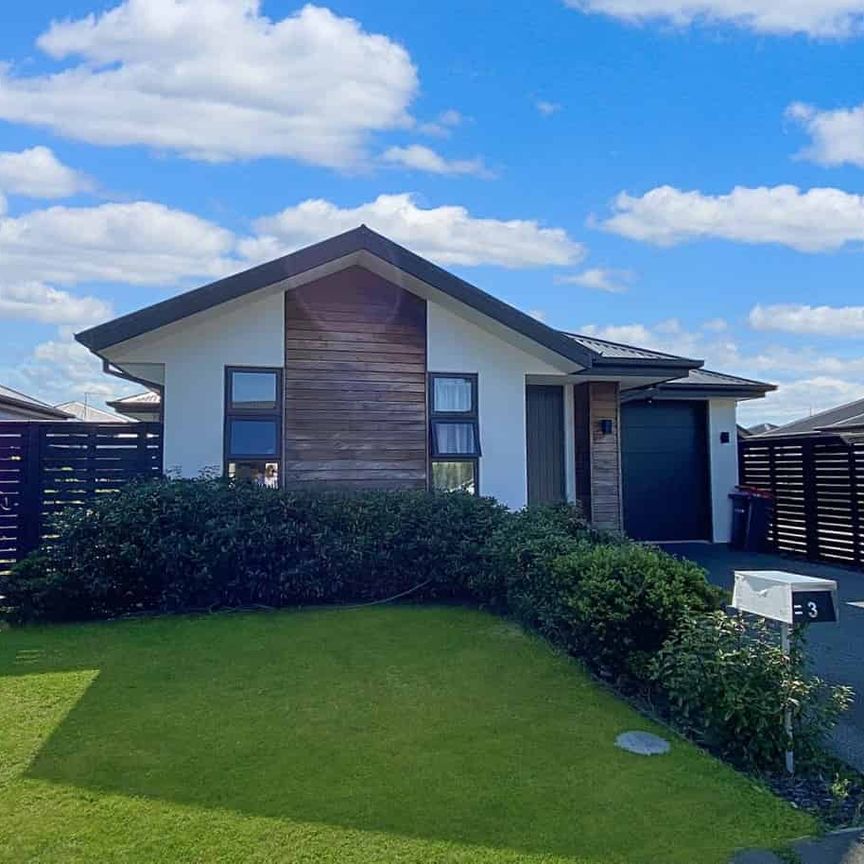 Fabulous Family Home - Photo 1