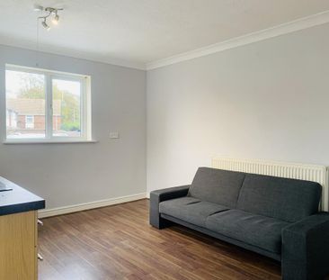 1 bedroom semi-detached house to rent - Photo 4