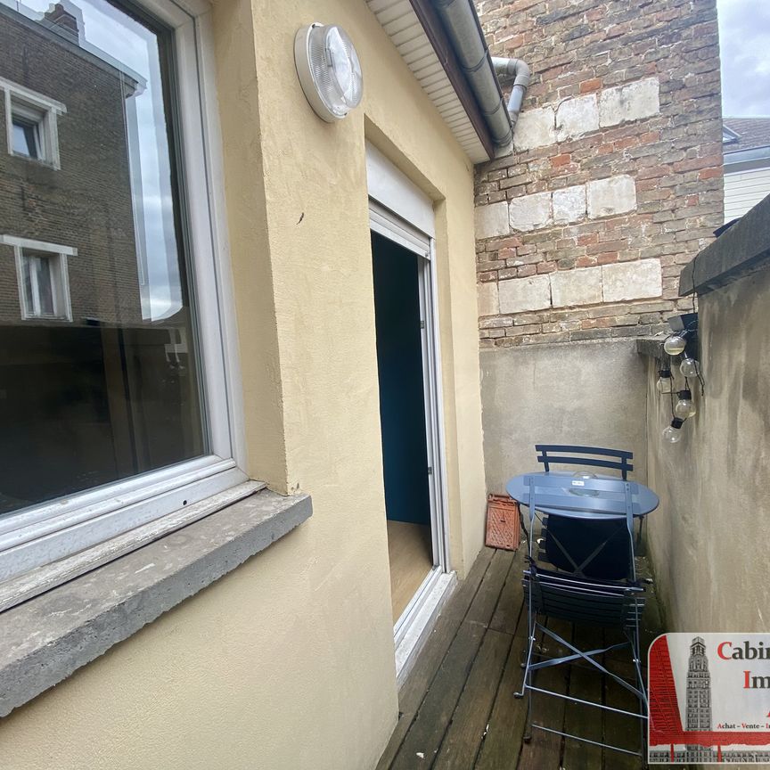 A LOUER- STUDIO MEUBLE AVEC BALCON- AMIENS - Photo 1