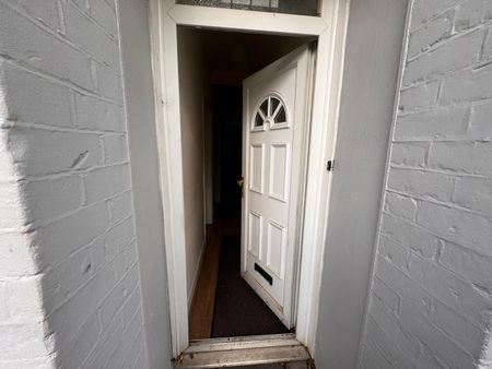Studio Flat, Jersey Road, IG1 - Photo 5