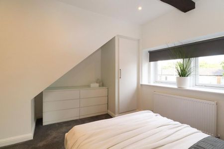 1 bedroom in a house share to rent - Photo 2