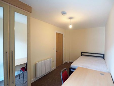 3 bedroom apartment to rent - Photo 3