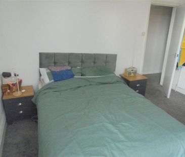 2 bedroom property to rent - Photo 3