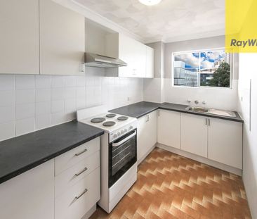 ULTRA CONVENIENT LOCATION! - Photo 2