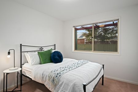 Great Family Home In East Albury - Photo 2