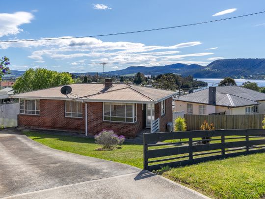 19 Pekurn Crescent Berriedale TAS 7011 Australia - Photo 1