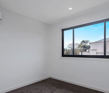 56B Highland Avenue, Oakleigh East VIC 3166 - Townhouse For Rent | ... - Photo 2