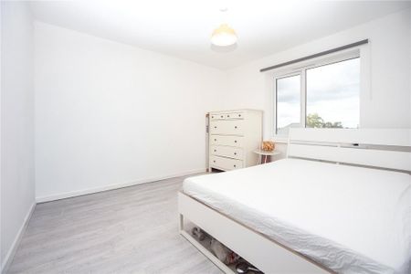 4 bedroom semi-detached house to rent - Photo 3