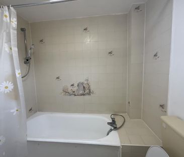 2 bedroom semi-detached house to rent - Photo 4