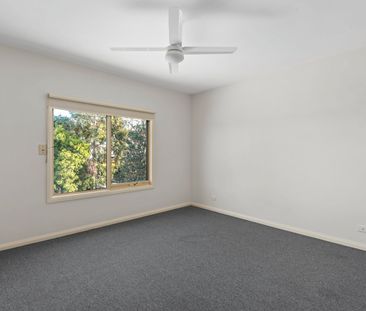 Fabulous Spacious Townhouse - Photo 5