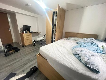 8 bedroom semi-detached house to rent - Photo 3