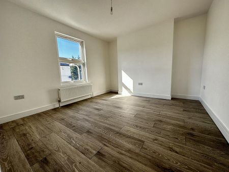 6 bedroom end of terrace house to rent - Photo 5