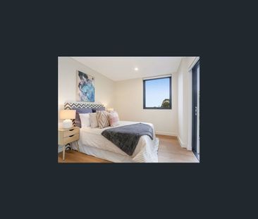 'SKY RESIDENCE' - Modern Near New Apartment - Photo 4