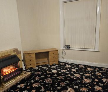 3 bedroom terraced house to rent - Photo 5