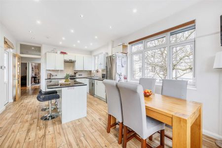 4 bedroom flat to rent - Photo 3