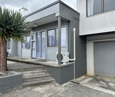 Sunny Unit - Photo 2