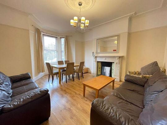 6 bedroom terraced house to rent - Photo 1
