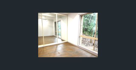 Spacious Unit - Photo 4