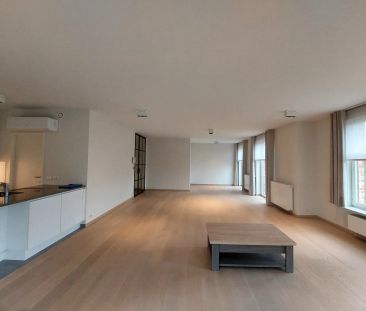 Ruim en uniek appartement te huur in het rustige hart van Zulte - Photo 1