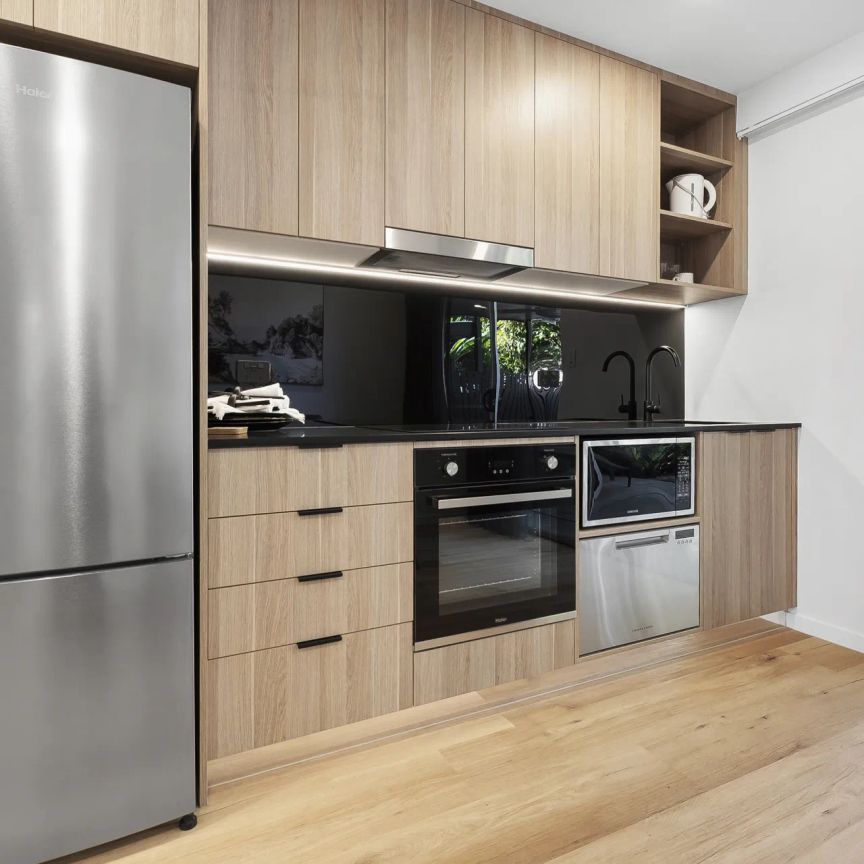 Unfurnished apartment, Pinnacle of living in Smithfield - Photo 1