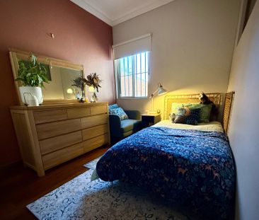 Redfern - Photo 2