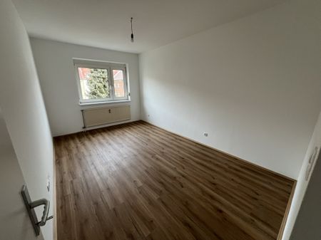 Bruck. Goethestraße - 3 (2 SZ) Zimmerwohnung mit Loggia ... Erstbezug nach Sanierung - Photo 2
