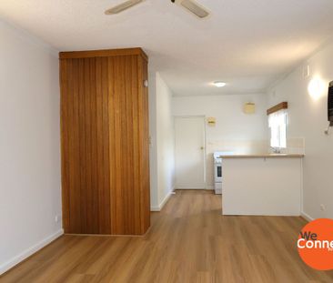 2 Bedroom Ground Floor Unit in Prime Location!! - Photo 4