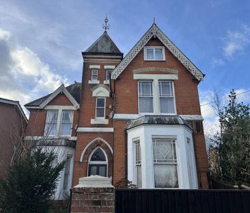 1 bedroom in a house share to rent - Photo 1